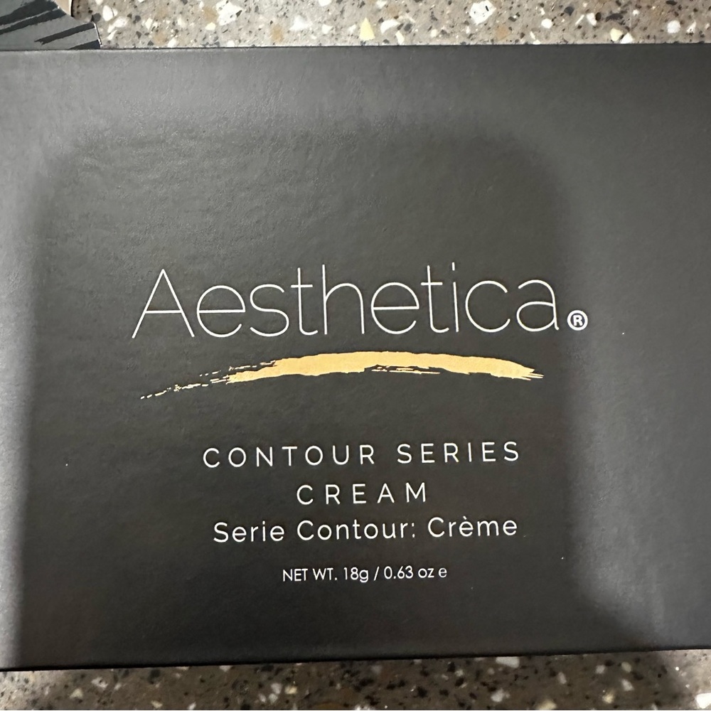 Aesthetica Contour Series in Black and Gold